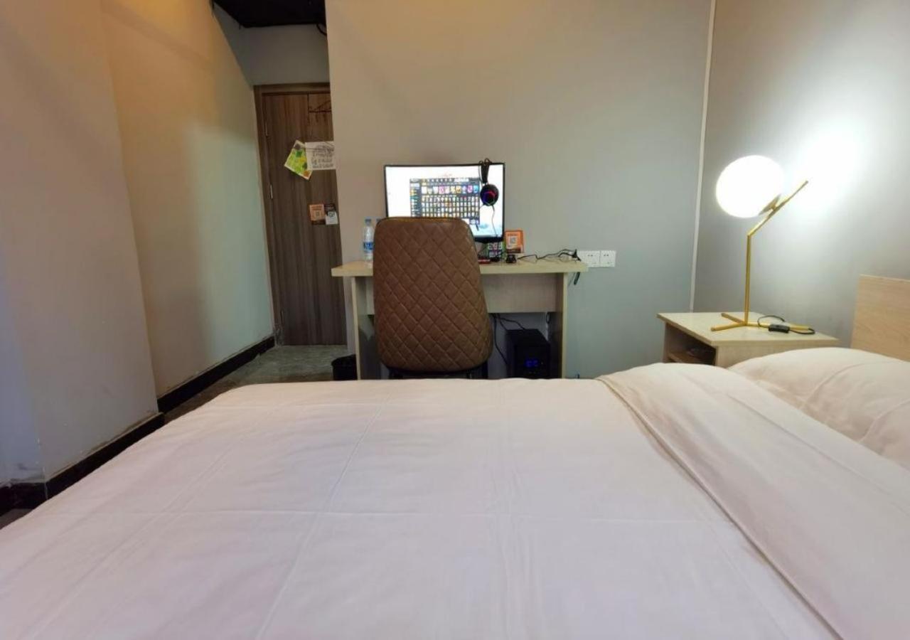 Pu Chun International Hostel -Yugarden & Old Town Шанхай Екстериор снимка