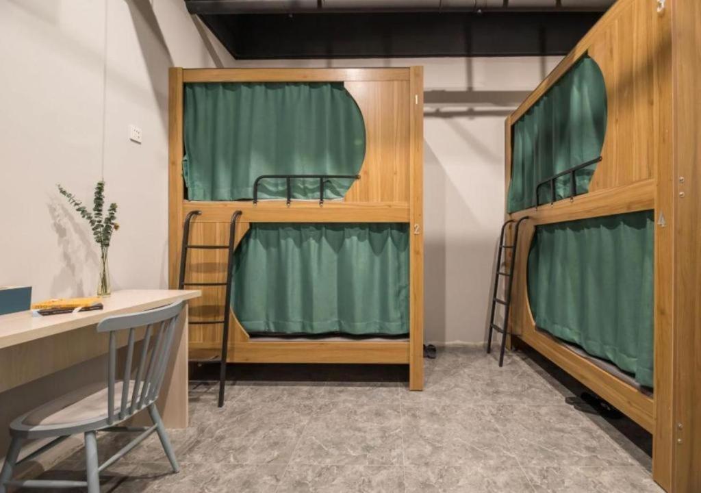 Pu Chun International Hostel -Yugarden & Old Town Шанхай Екстериор снимка